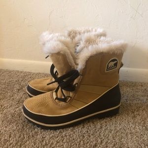 Women’s Tivoli™ II Suede Boot (size 8 US)